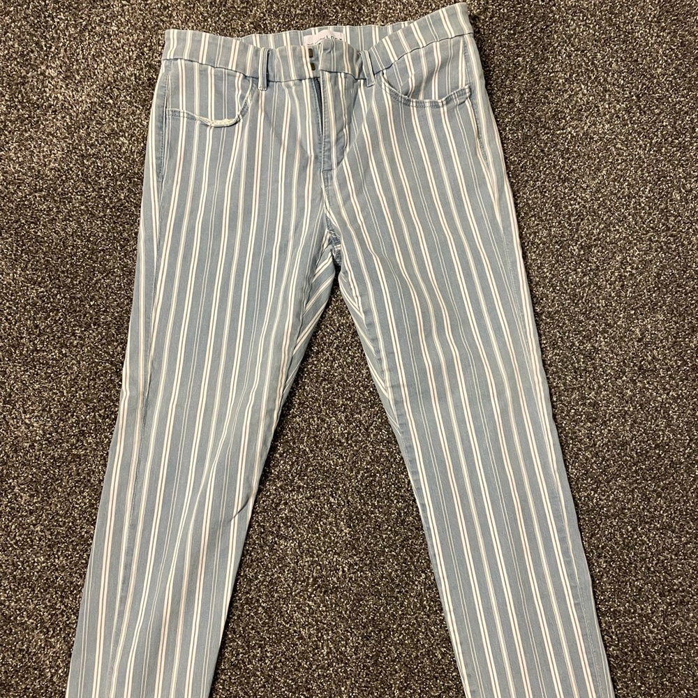 Loft modern skinny crop pant!